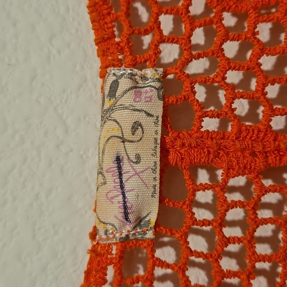 FREE PEOPLE CORAL Orange GEORGIA CROCHET HOBO FRINGE PONCHO TOP O/S Bohemian - Picture 6 of 7